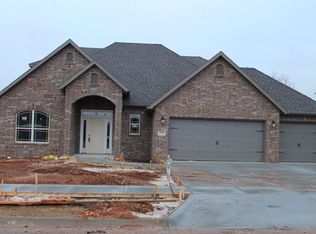 2301 Hosta Dr, Fayetteville, AR 72704