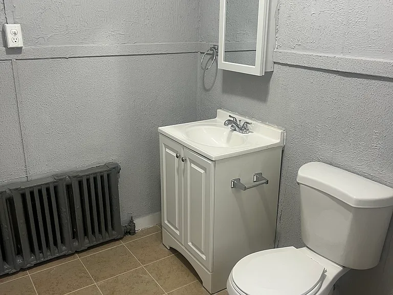 15 Irving St #3L — Photo 12