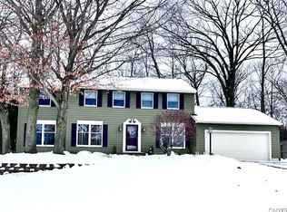 4846 Limehill Dr, Syracuse, NY 13215