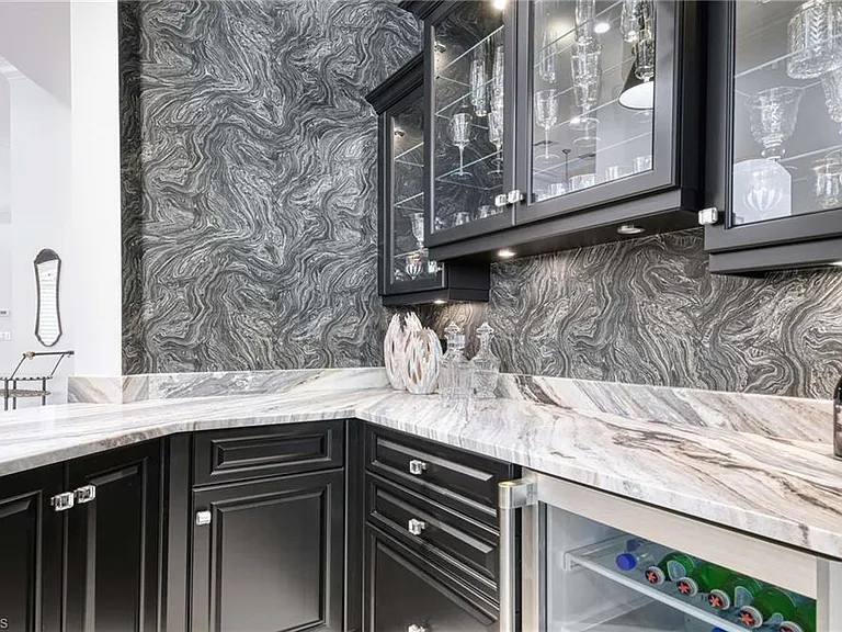 9013 Terranova Dr — Photo 17