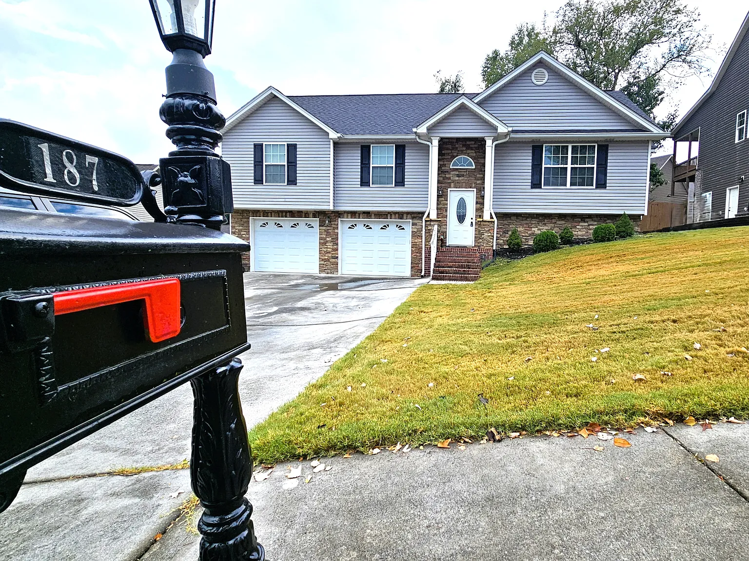 187 Willowbrook Drive - 1 — Photo 3