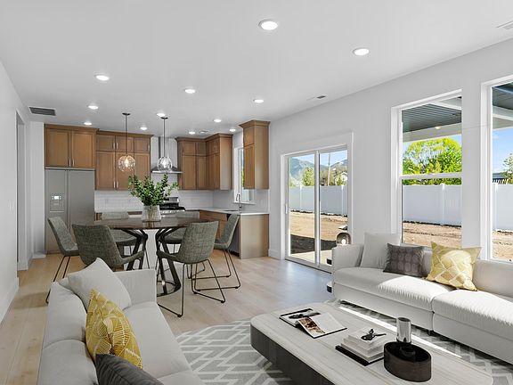 Finished home photos are representational images only. See sales agent for details.