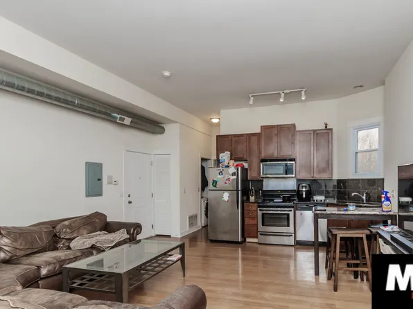 930 W Sheridan Rd, Chicago, IL