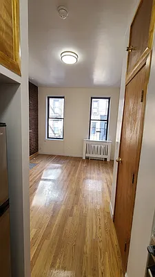 Rented by United Realty Equities | media 22