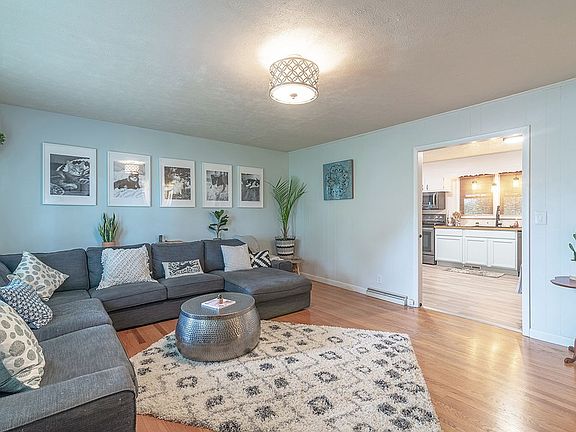 3rd image of 846 Panacella Dr
