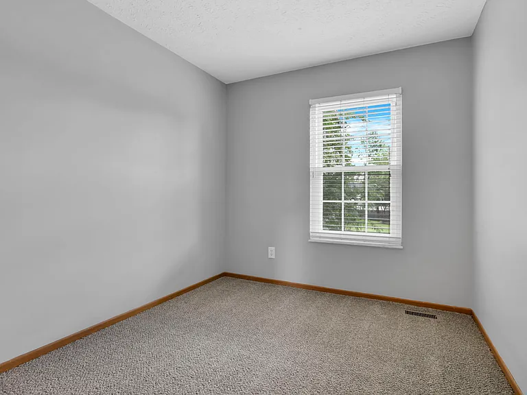 933 Briaro St — Photo 34