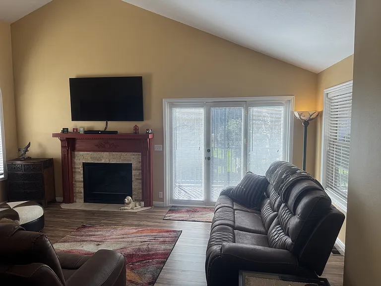 1004 Uri Ln #2 — Photo 8