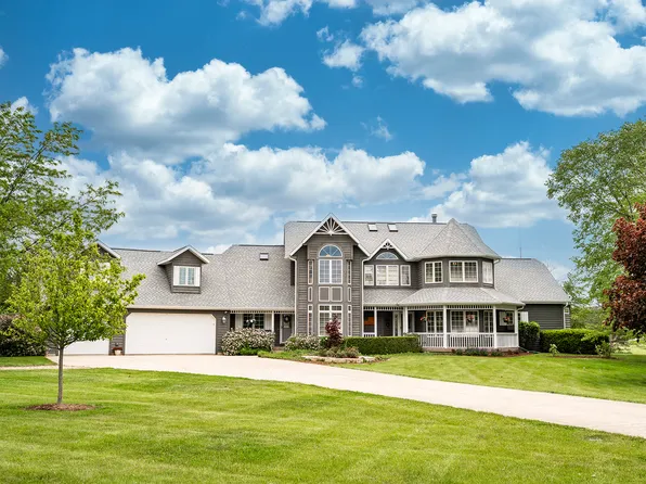 56 Huntsman Ln, Plano, IL 60545