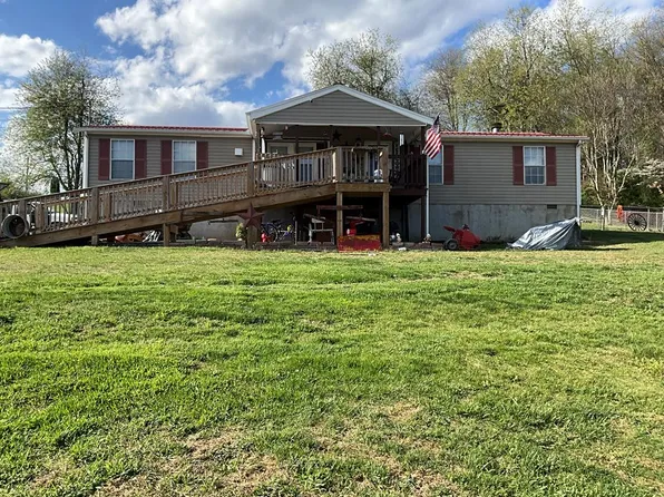 184 Pack St, Cool Ridge, WV 25825