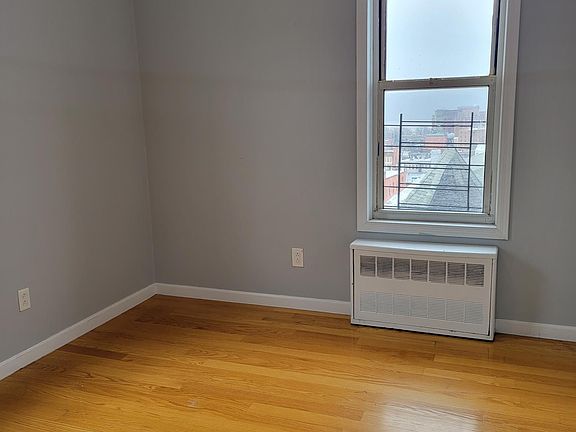 5th image of 146 Beech St APT 4W