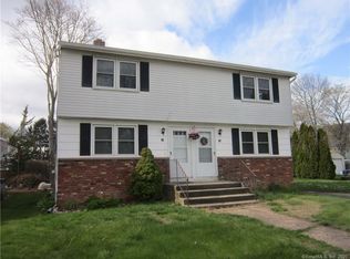 25 Mettler St, Woodbridge, CT 06525