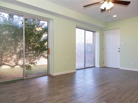 5th image of 110 Coral Ter APT 1