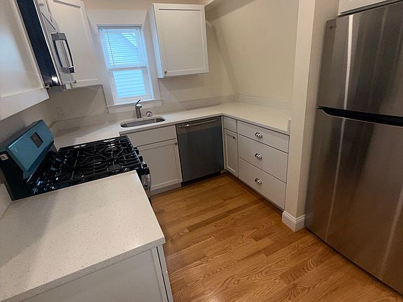 2nd image of 579 Hancock St #3