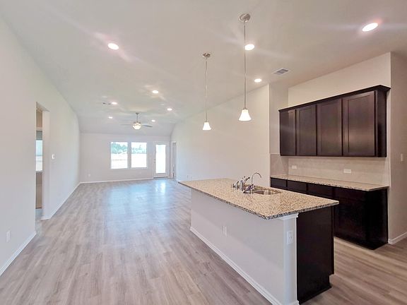 3rd image of 327 Jewett Meadow Dr