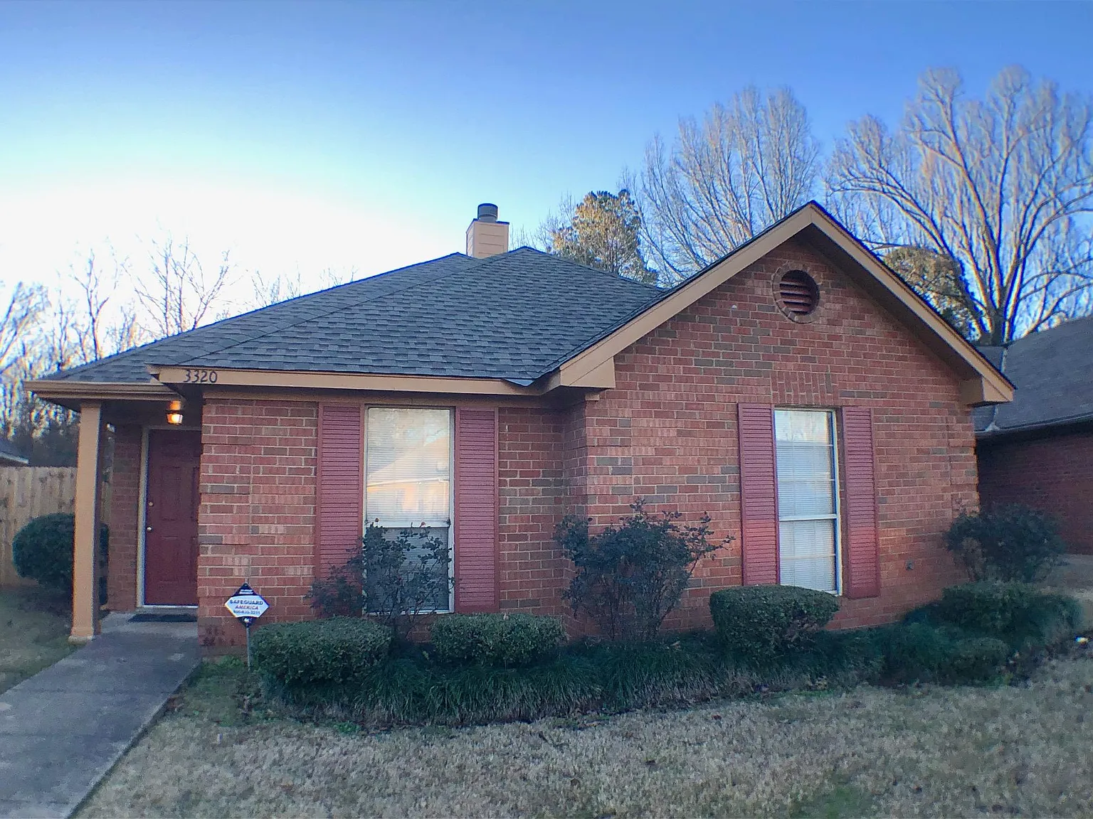 3 bed, 1351 sqft, $1,300 — Photo 2