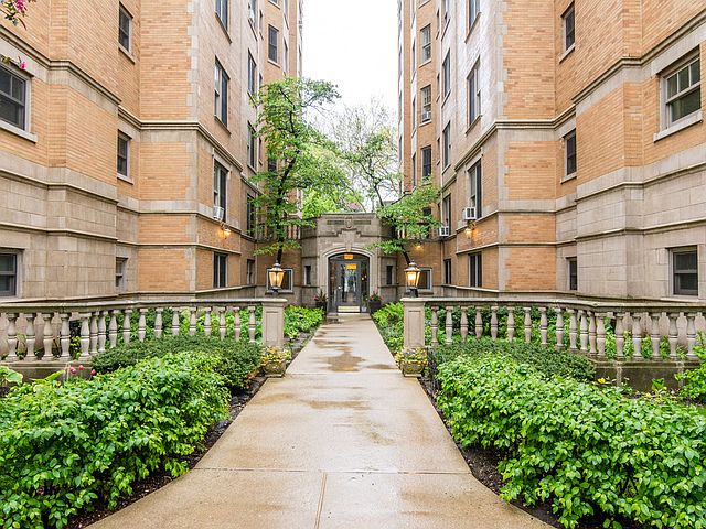 1st image of 609 W Stratford Pl APT 6D