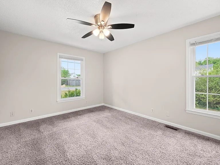 907 Desota Ln — Photo 15