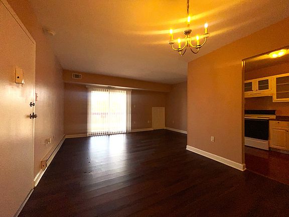 3rd image of 327 Saint Marys Ave #7-J