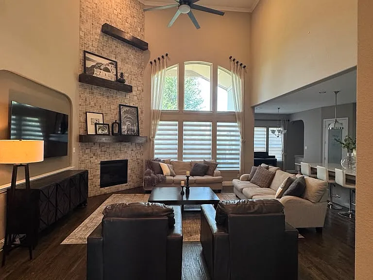 6133 Claridge Ln — Photo 4