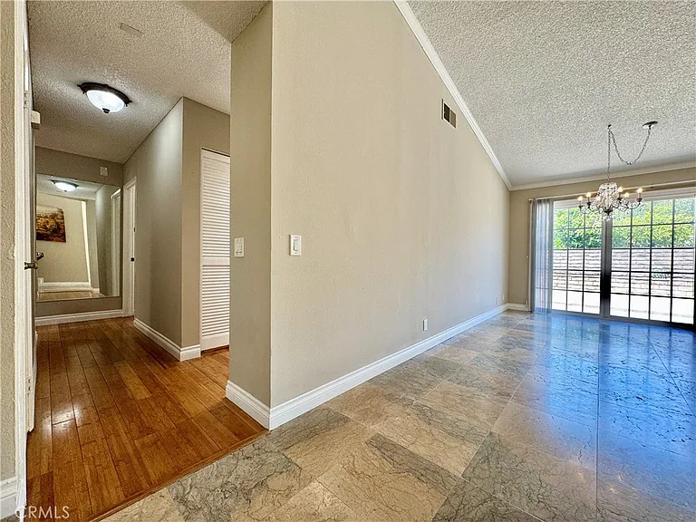 1421 Meadow Glen Rd — Photo 20