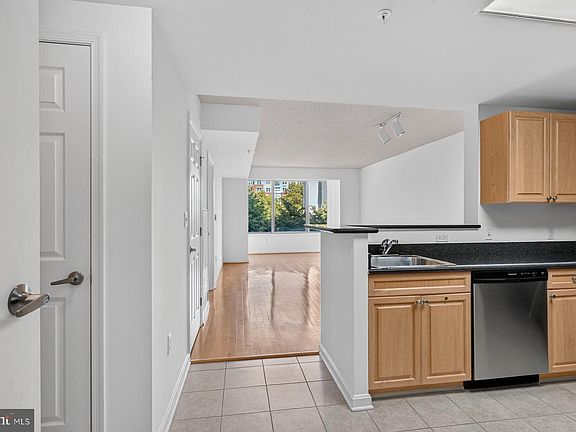 2nd image of 2726 Gallows Rd APT 101
