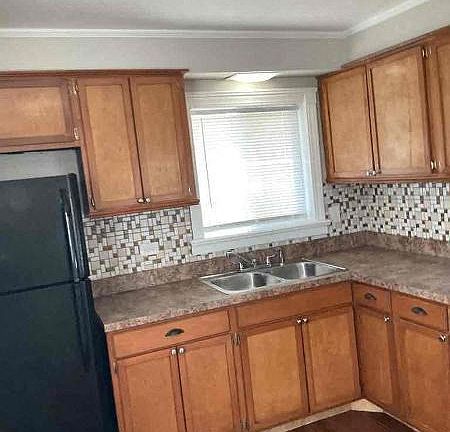 5th image of 414 Indianwood Blvd