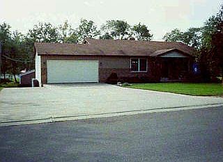 1st image of 203 W Chariss Ave