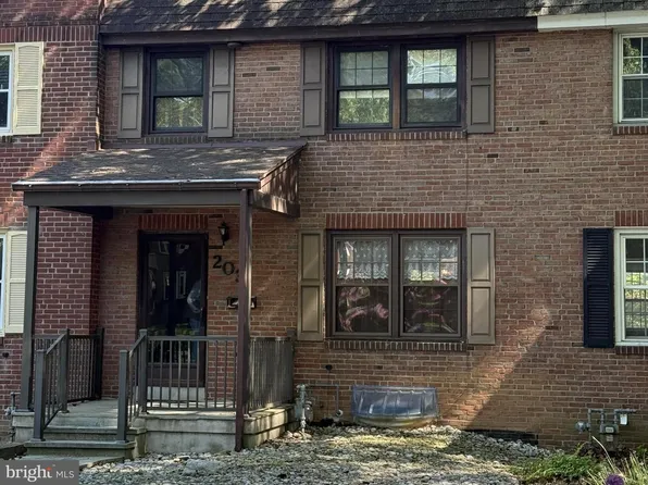203 Sycamore Rd, West Reading, PA 19611