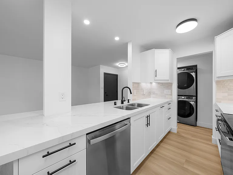 2256 Albatross St #4 — Photo 11