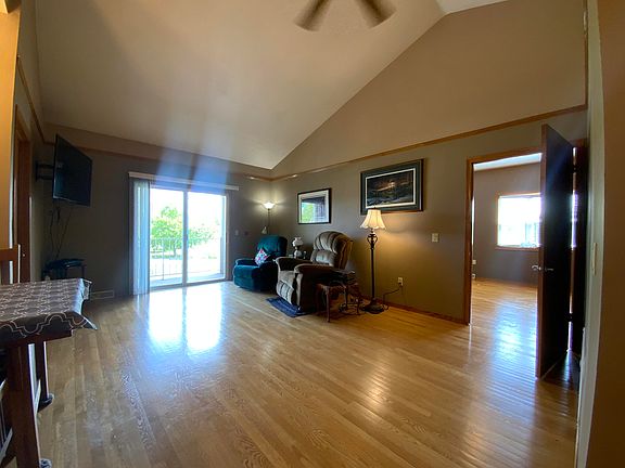 2nd image of 1807 Ridgeway Dr