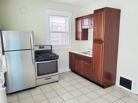 4th image of 4027 Edwards Rd APT 4
