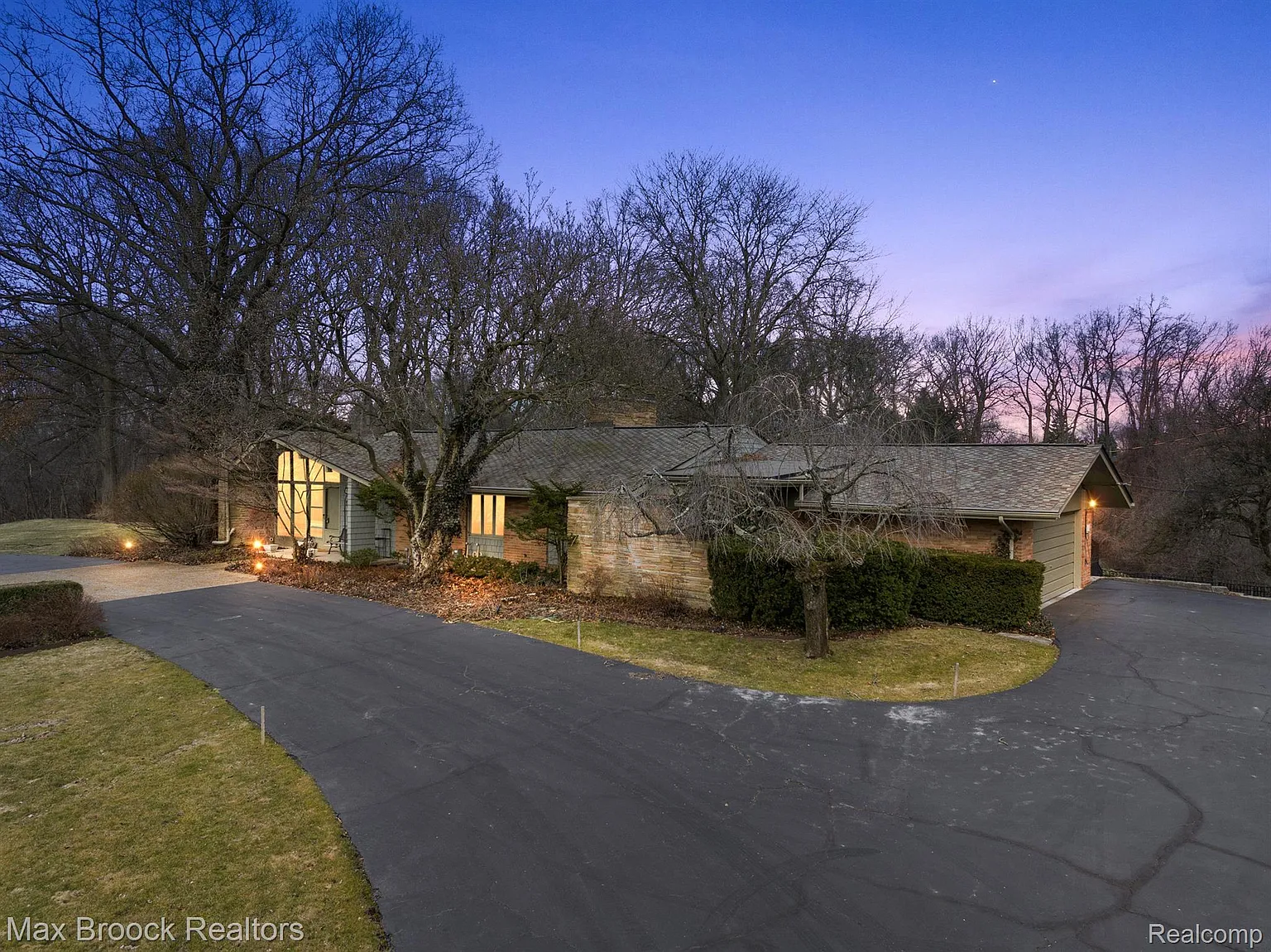 596 Rudgate Rd photo 1