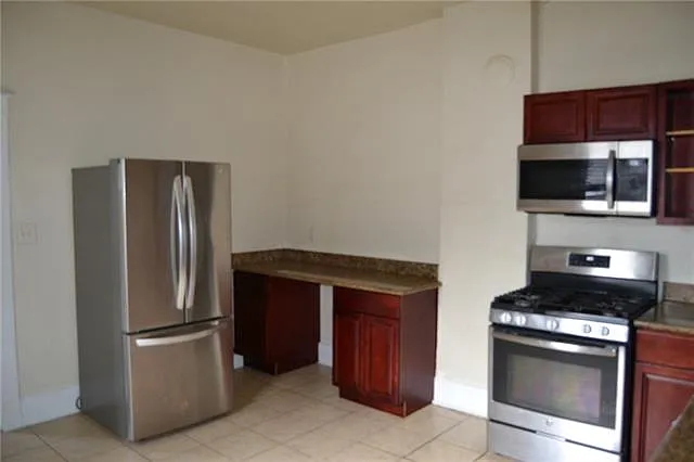 2550 Clover St — Photo 8