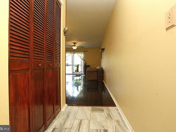 3rd image of 36 Barberry Ct