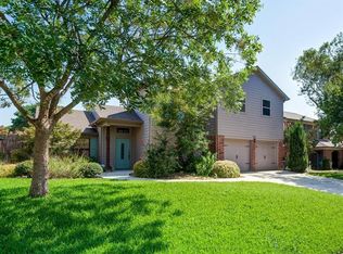 1211 Oxford Ln, Grapevine, TX 76051