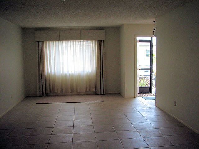 2nd image of 1424 SE 29th Ter