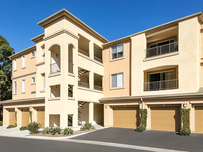 Torrey Hills Apartment Homes — Photo 15