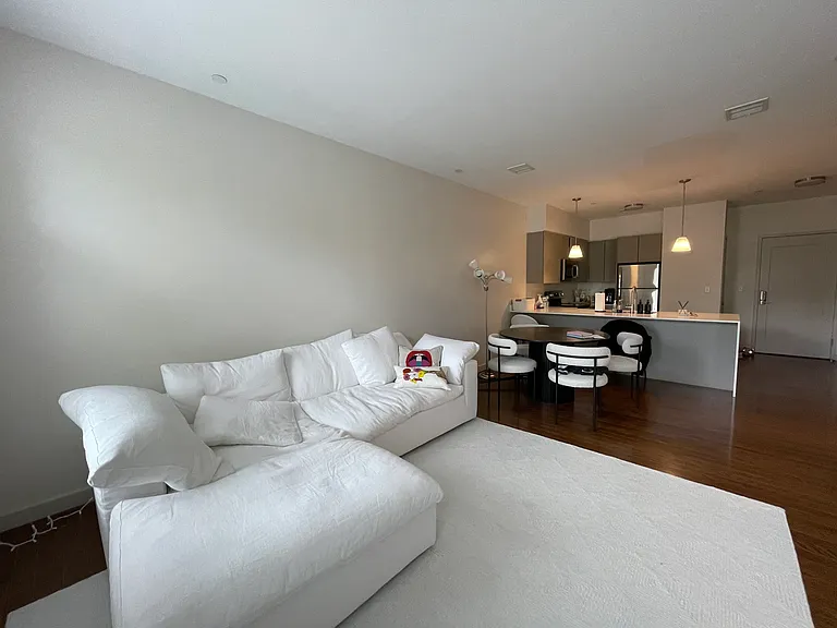 455 Harvard St #204 — Photo 5