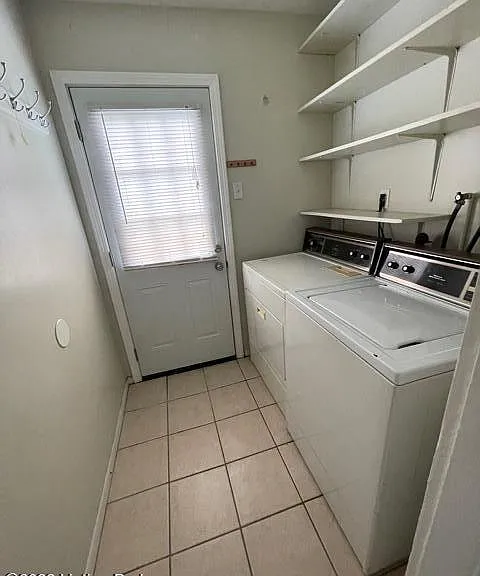 2138 Crittenden Dr — Photo 11