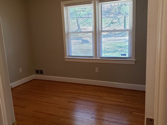 4th image of 3341 Heywood Ave SW