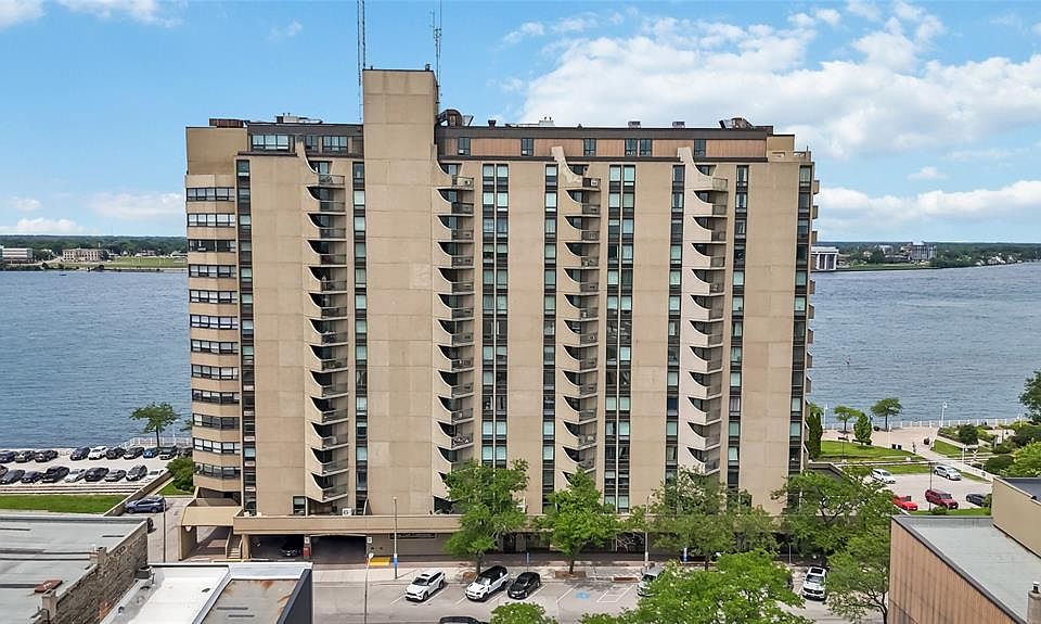 1st image of 155 Front St N #301