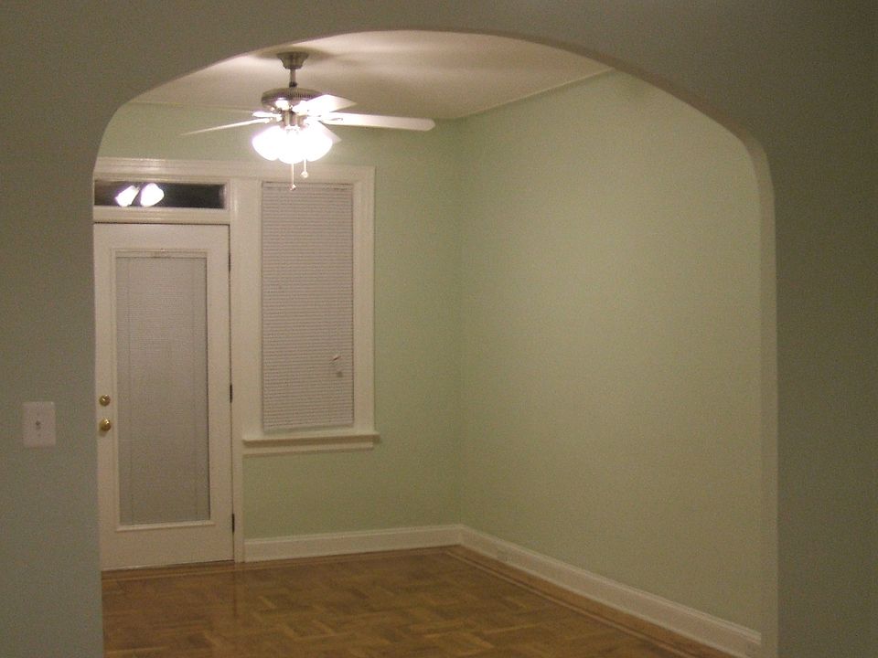 1st image of 3963 49th St