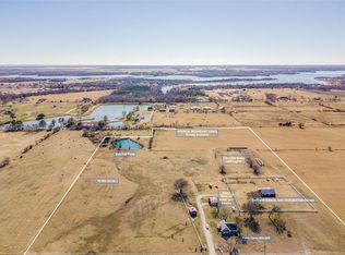 310 Stirrup Rd, Tioga, TX 76271