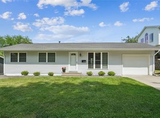 3618 Lynbrook Dr NE, Cedar Rapids, IA 52402