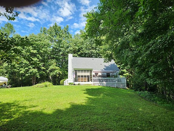 2nd image of 381 Creek Valley Rd