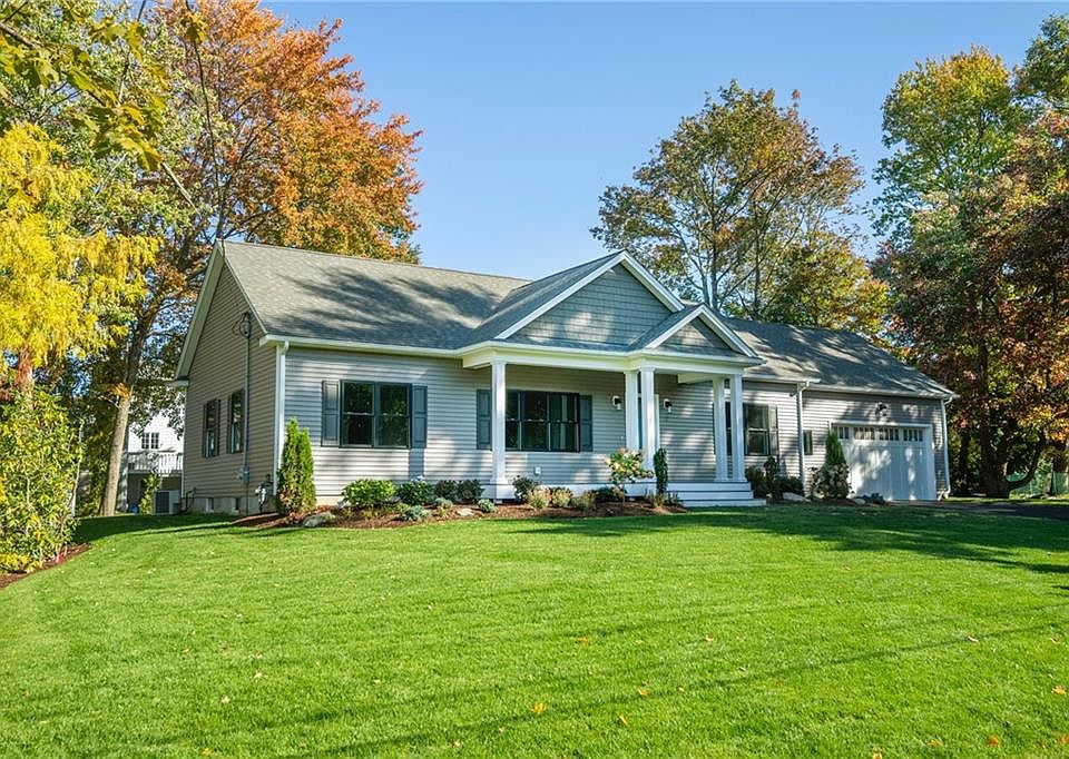 17 Applewood Rd, Cranston, RI 02920 Zillow