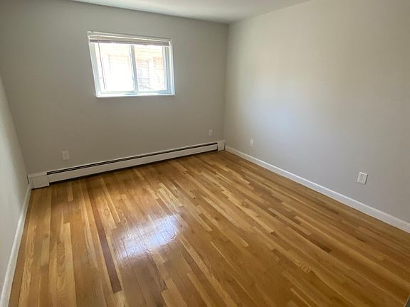 3rd image of 7-9 Holmes St #2CVR