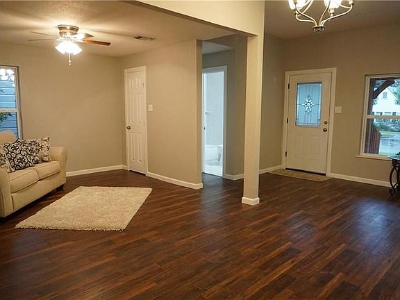 3rd image of 4412 Birchman Ave