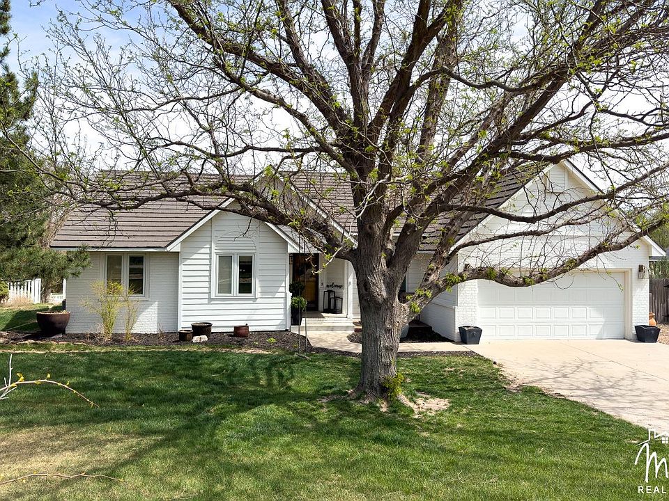 1st image of 104 Wellington Cir