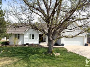 104 Wellington Cir, Garden City, KS 67846